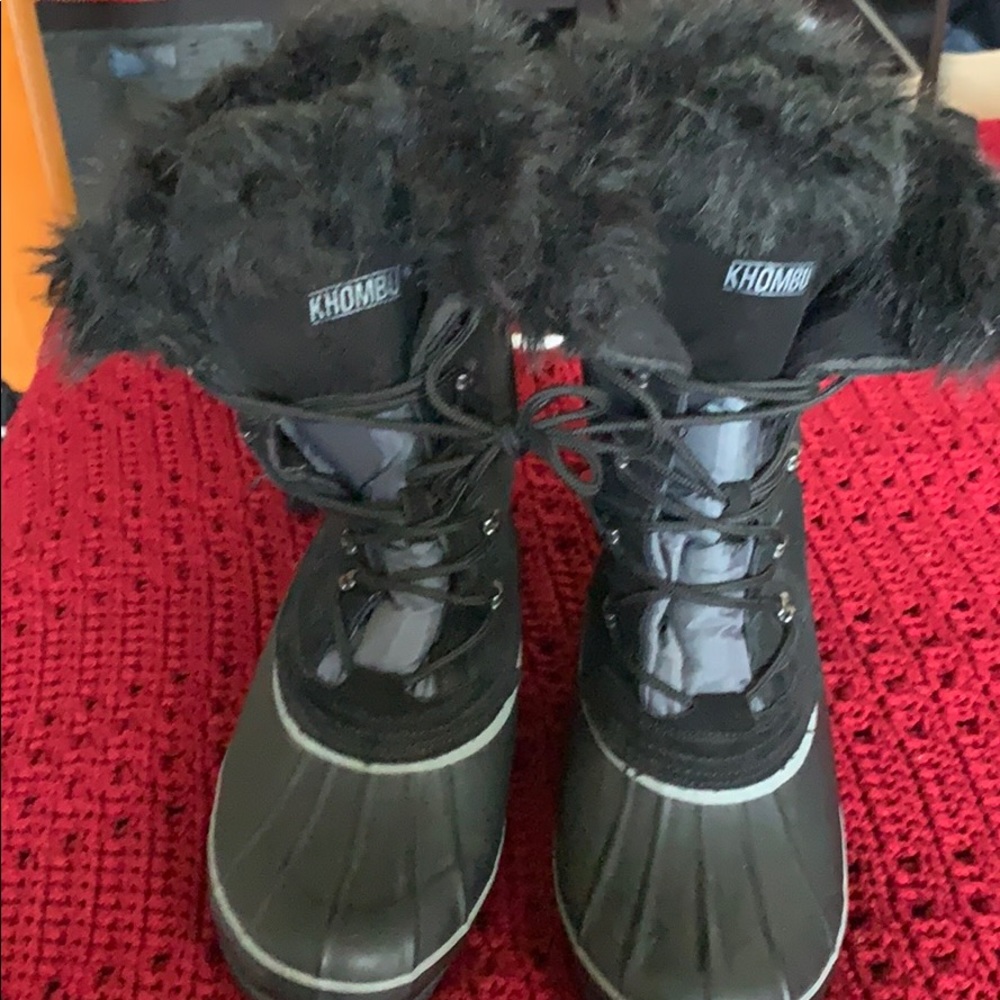 Size 10 Khombu Women’s Snow Boots